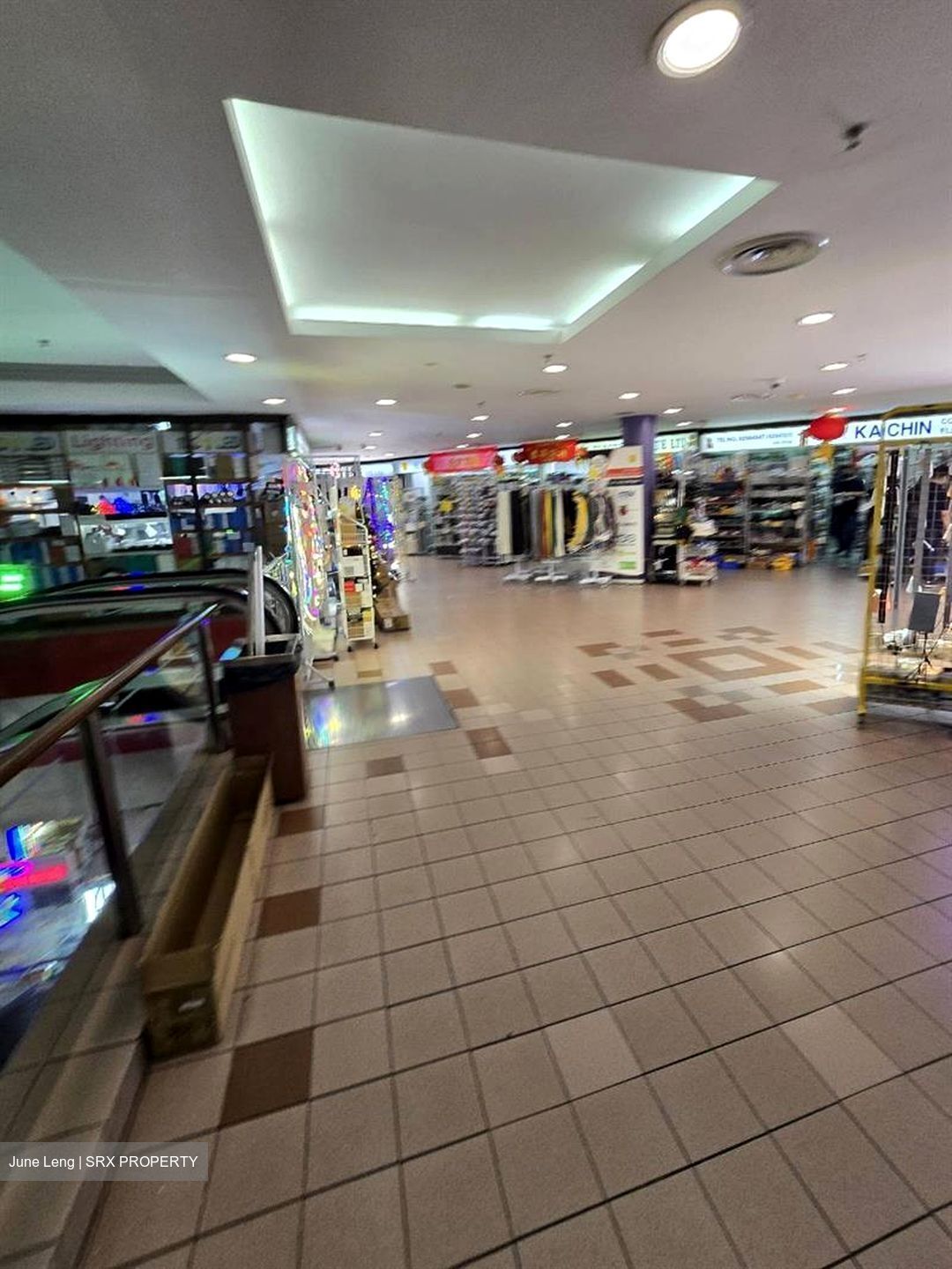 Sim Lim Tower (D8), Shop House #503507391